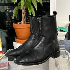 L’Intervalle Black Leather Boots (39)
